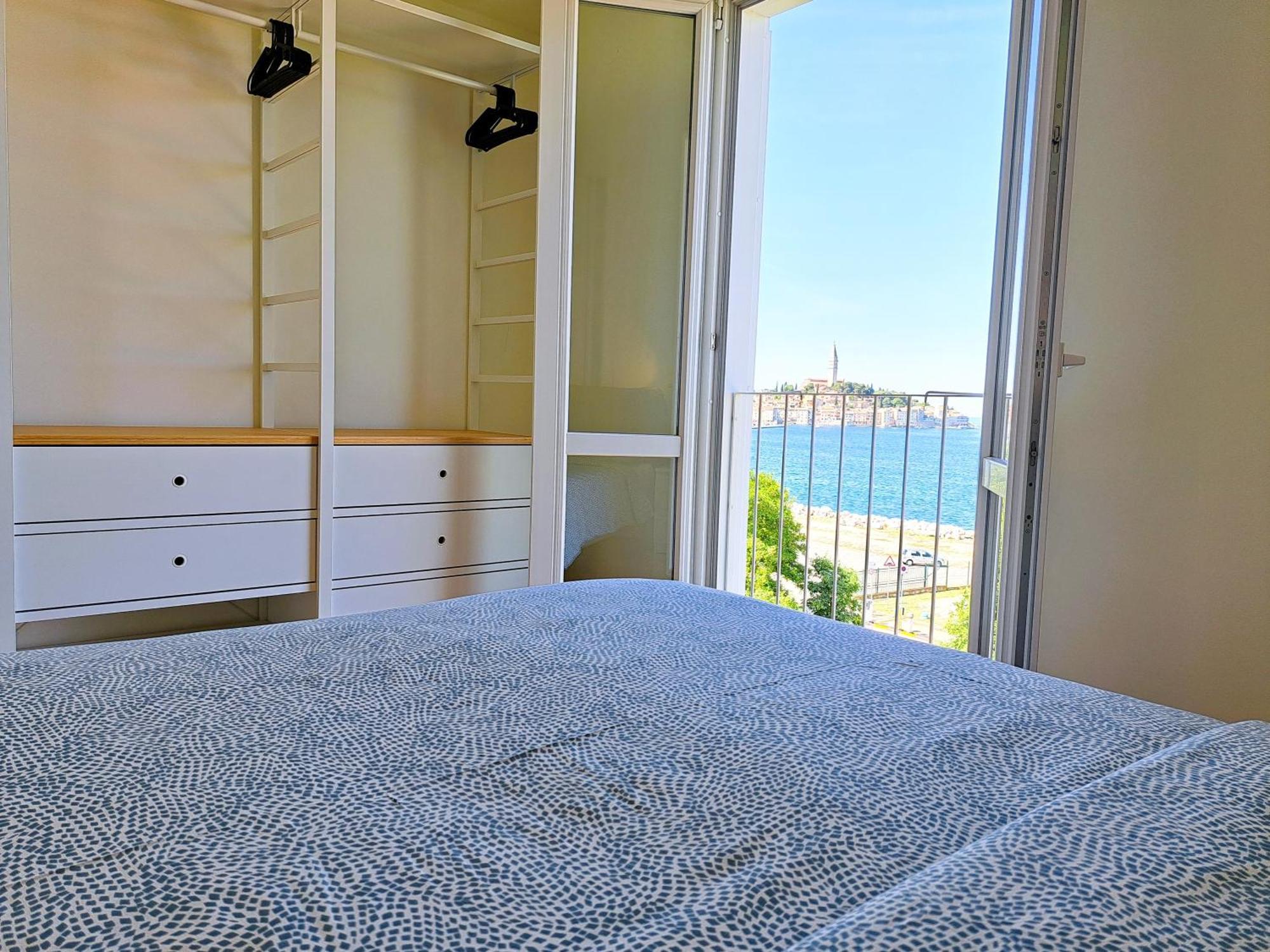 Apartment With A View Ровінь Екстер'єр фото